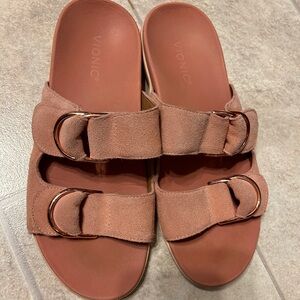 Cute pink vionic women’s sandals